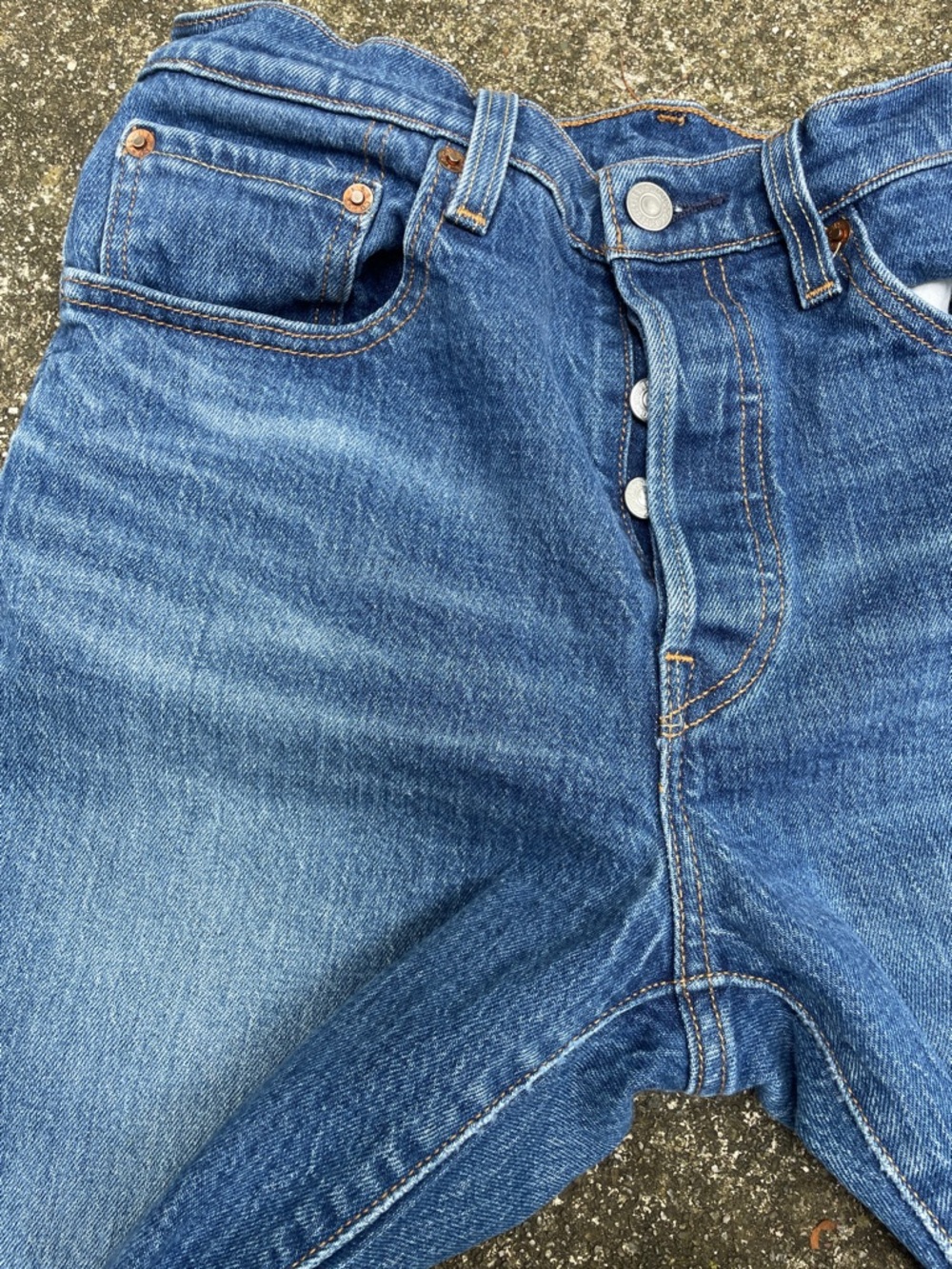Classic Levi 501s - Picture 2 of 6